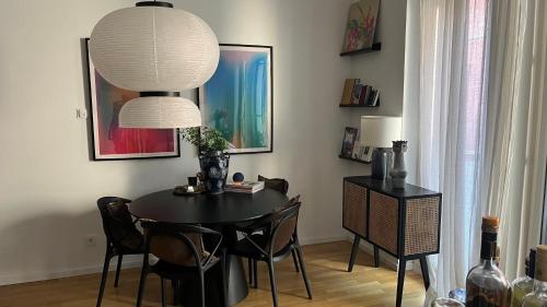 Modern & Cozy Apartment Münchner Freiheit with Balcony in München, Deutschland