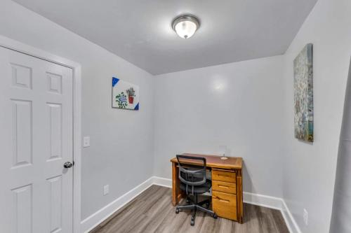 Pitchers Paradise Apt 1-All Star Baseball Rentals in Oneonta, USA