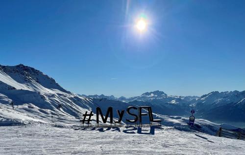 Appartement LE ROC ROUGE aux pieds des pistes in Montgellafrey