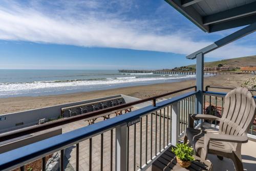 Shoreline Inn...on the beach - 발코니/테라스