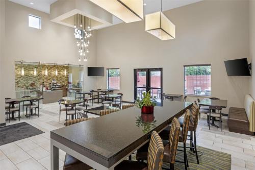 Best Western Plus Zion Canyon Inn & Suites - image 6