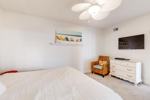 Escapes to the Shores by Meyer Vacation Rentals - image 12