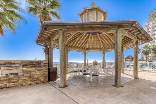Escapes to the Shores by Meyer Vacation Rentals - image 3