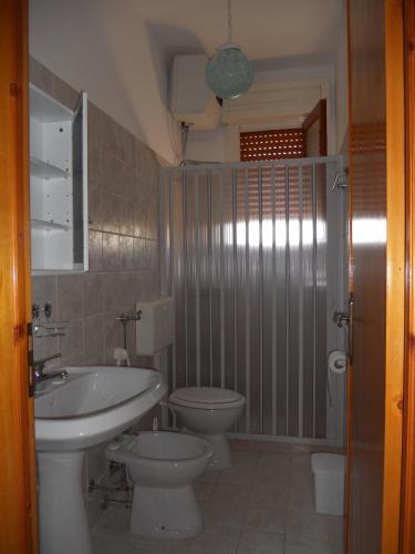Bathroom, Mare Chiaro in Morciano