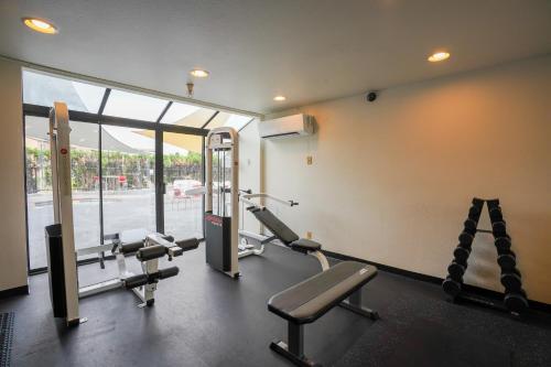 Ramada by Wyndham Tukwila Southcenter - image 7
