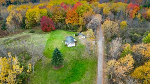 Cute Vista View Home on Acreage, Hale