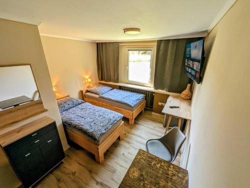 2 twin beds