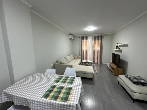 Brand new condo for rent, Tirana (photo 3)