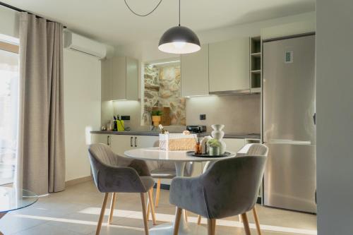 Piedra Luxury Apartments in Pirgiotika (Argolis)