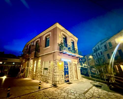 TRAVELLERS CORFU TOWN Luxury Suites, Studios & Apartments 3