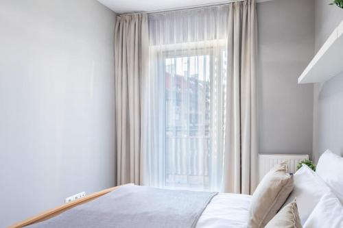 Comfy flat with balcony - image 8