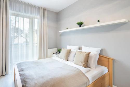 Comfy flat with balcony - image 5