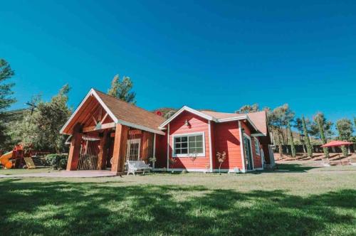 Baja Vineyard Lodge - Luxury in Valle de Guadalupe with pool in Valle de Guadalupe