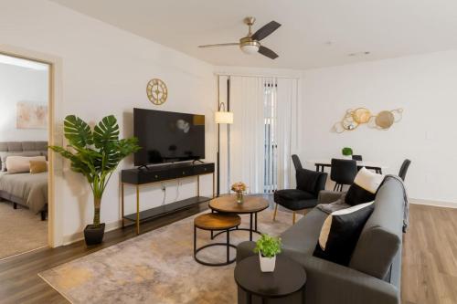 Elegant Mid-Rise 2BR Near Everything