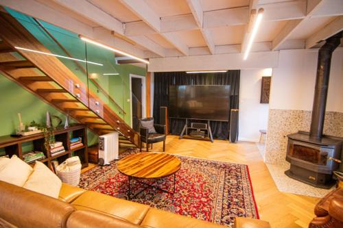 The Orchard - Cosy A-Frame Mountain Hideaway