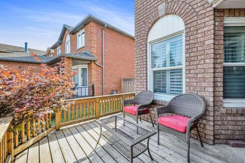 Luxe 4BR Retreat w Heated Pool Hot Tub and BBQ in 惠特比
