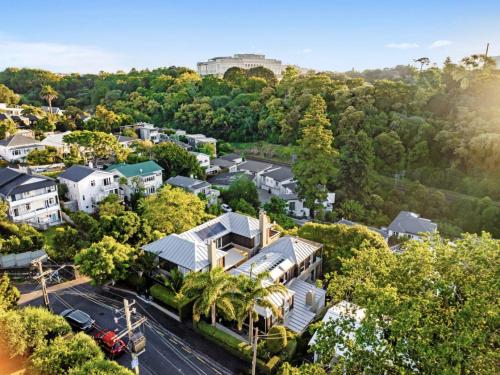 The Gibraltar House by Homello Luxury Private Parnell Estate w Hot Tub Movie Room and Views, Auckland (zdjęcie 10)