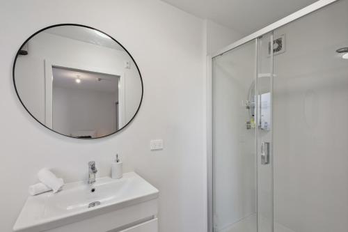 Morepork Retreat 1 central BDRM - image 7