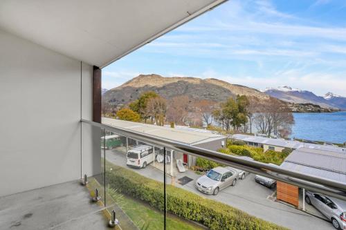 Lakeview Lookout | Lake & Mountain Views Cosy studio - image 6