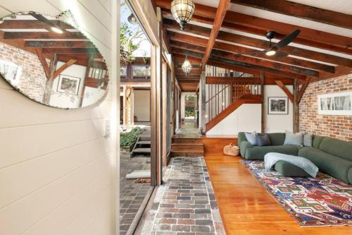 Historic Inner-West Oasis Close to Newtown - image 10