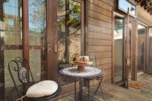 Historic Inner-West Oasis Close to Newtown - image 11