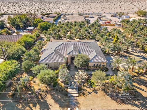 Villa Barhi - A Mediterranean Palazzo in ทาวซันด์ ปาล์ม (CA)