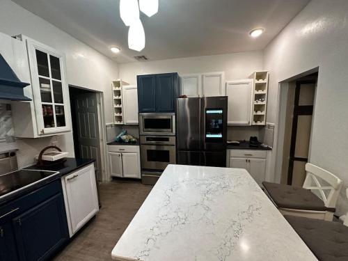 Farmhouse Oasis w Pool Heated Spa Treehouse and Game Room Located Centrally off I-4 in Plant City (Florida)