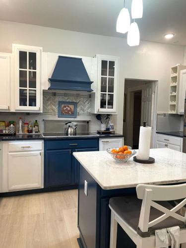 Farmhouse Oasis w Pool Heated Spa Treehouse and Game Room Located Centrally off I-4 in Plant City (Florida)