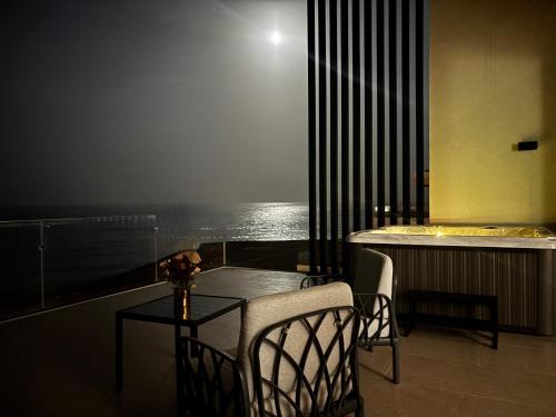 온수 욕조, Fins Dream Villas in 티위