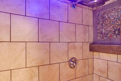 The Treehouse Cabin Creekside Home with Hot Tub! - image 11