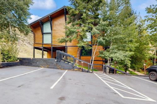 2 bedroom Condo in West Vail on the Gore Creek - image 3