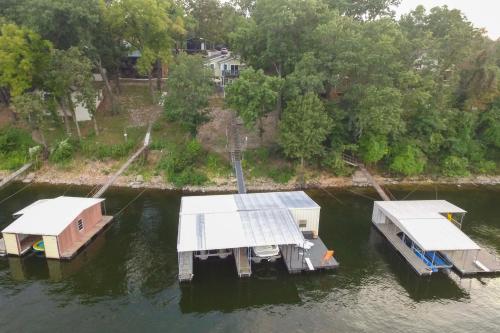 Dock and Views Scenic Group Retreat on Grand Lake!