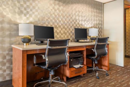 Best Western Plus Calgary Centre Inn - image 4