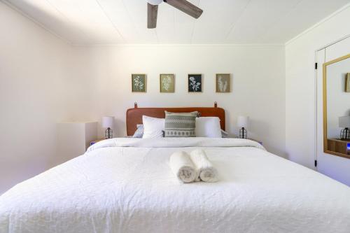 Relax and Explore - Knoxville Stay with Hot Tub and Grill