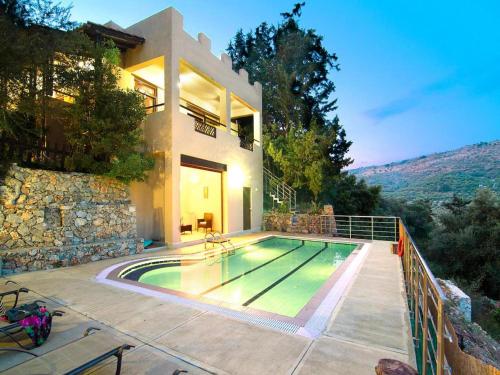 Swimming pool, Holiday home with pool in Vamos