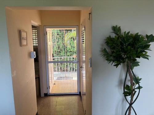 ทางเข้า, Upton apartment Ocho rios in เบรดนัท ฮิลล์