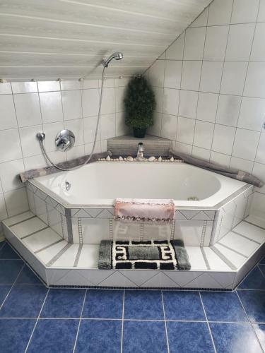 ruhiger als im Hotel keine andere Gäste 3 Betten 2 Schlafzimmer (ruhiger als im Hotel keine andere Gaste 3 Betten 2 Schlafzimmer) in Merkendorf (Bavaria)