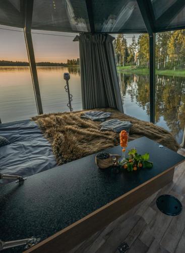 Ümbrus, Luxury Off-Grid Dream in Los