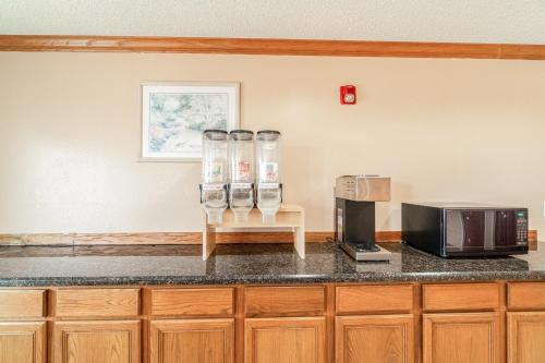 Capital O Fairway Inn - Baytown La Porte TX - 편의 시설/서비스