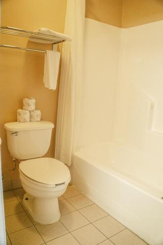 Fairway Inn La Porte - image 9