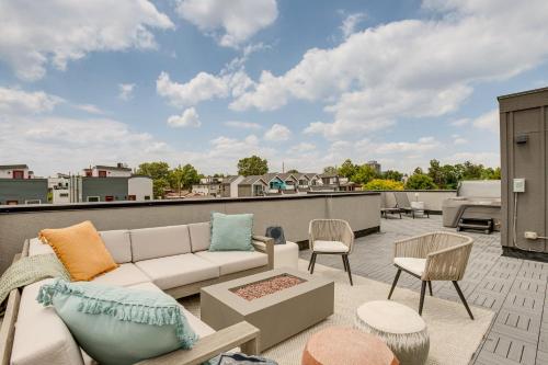 Private Rooftop w/ 360-Degree View: Denver Home – khách sạn tại West Colfax