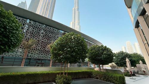 2BR Burj & Fountain View 5 mins to Dubai Mall, Dubai (photo 2)