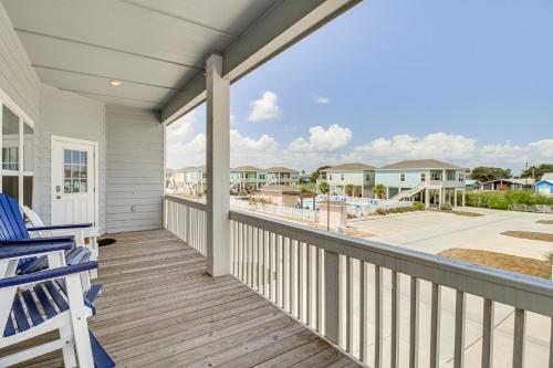 Walk to Water! Home with Pool Access in Rockport