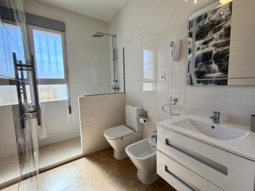 ห้องน้ำ, Casa Generoso en Navalcán (Casa Generoso en Navalcan) in โอโรเปซา