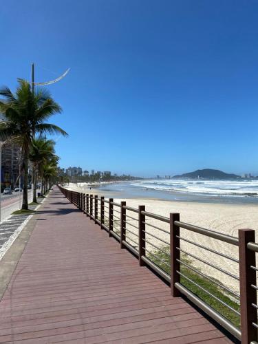 Apto Praia Enseada, Guaruja 1 quarto para 4 pessoas near Restaurante Cantinho Da Familia