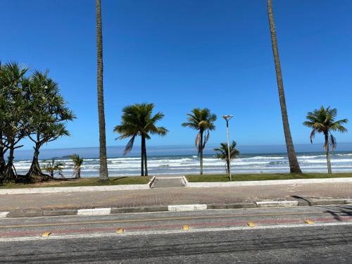 Apto Praia Enseada, Guaruja 1 quarto para 4 pessoas near Restaurante Cantinho Da Familia