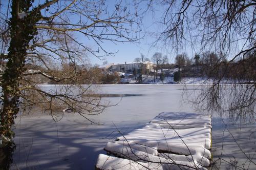 7494361 Logis Hotels Domaine du Châtelard
