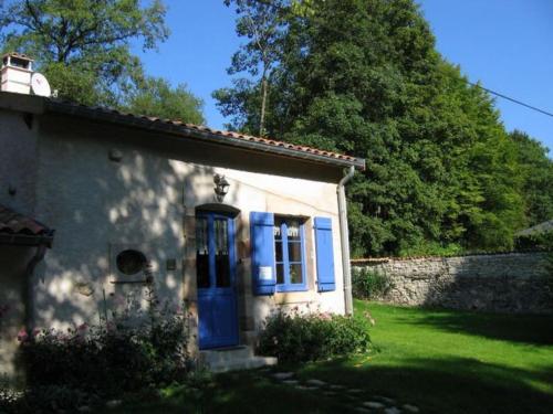 Charmant gîte lorrain avec poêle, jardin et terrasse, proche des sites historiques de Verdun