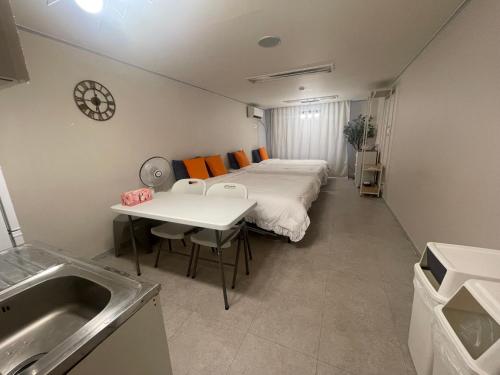 서울 강남 가성비 숙소 (Gangnam Reasonable price house) 게스트하우스 스위트룸