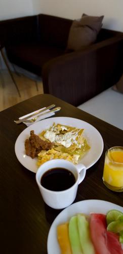 Ibis Monterrey Valle - image 4